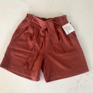 Lululemon Noir Shorts 5.5
